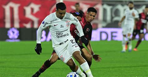 com quem o corinthians vai jogar amanhã